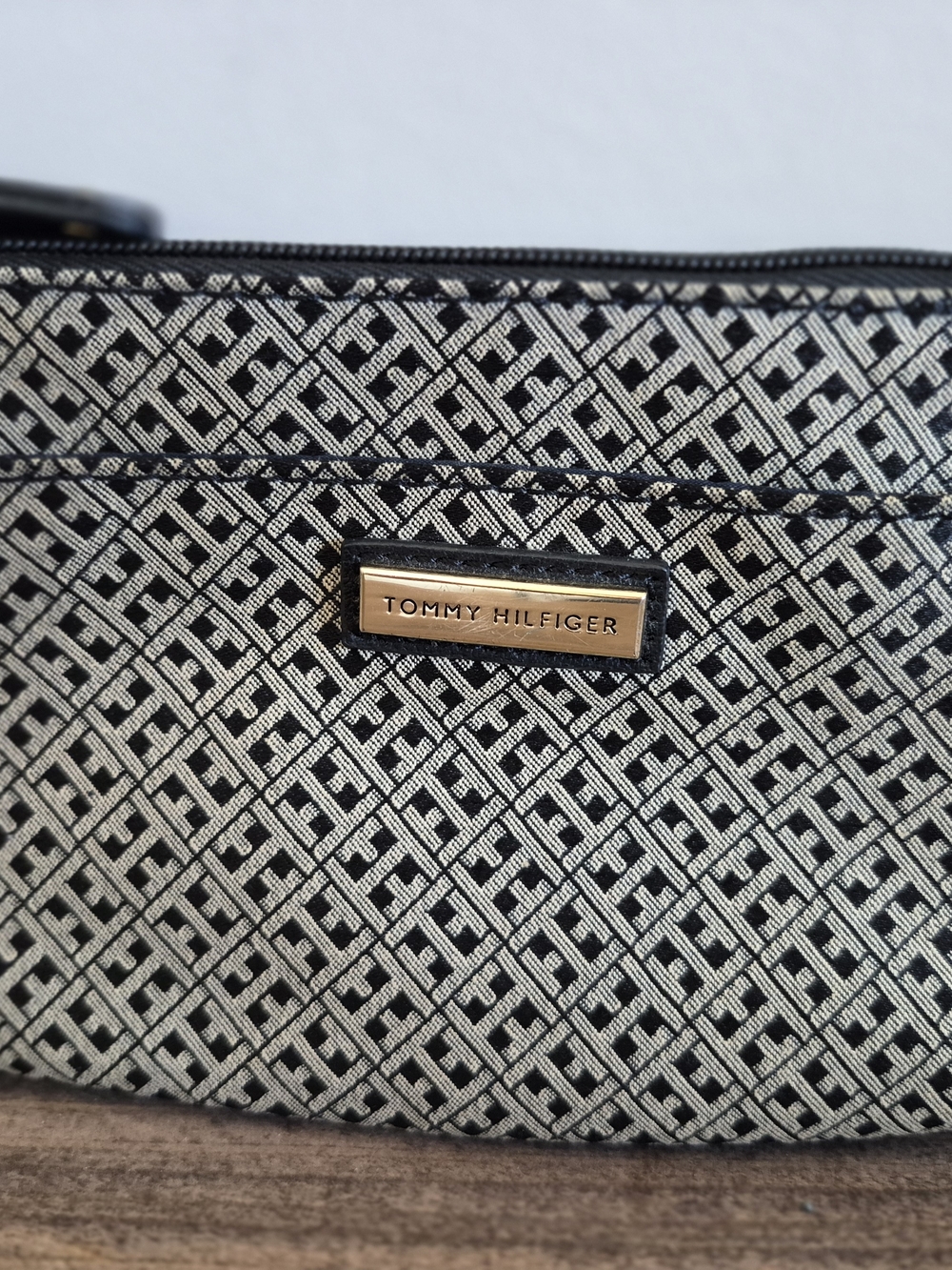 Tommy Hilfiger Black & Cream Jacquard Wristlet